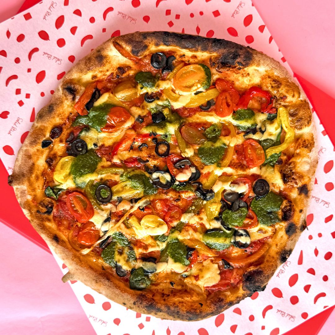 Slow Dough Pizza: Roasted pepper & pesto - Solid Stash